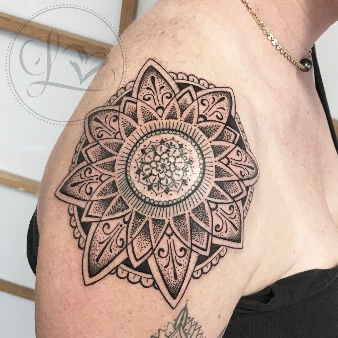 mandala dotwork henna shoulder tattoo